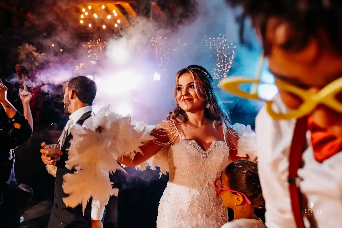 Músicas para festa de casamento: dicas e playlist completa  Músicas para  cerimônia de casamento, Musicas para casamento, Música de casamento