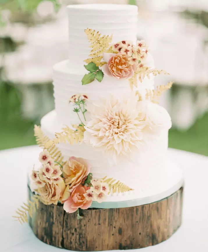 10 lindos bolos de casamento decorados com flores