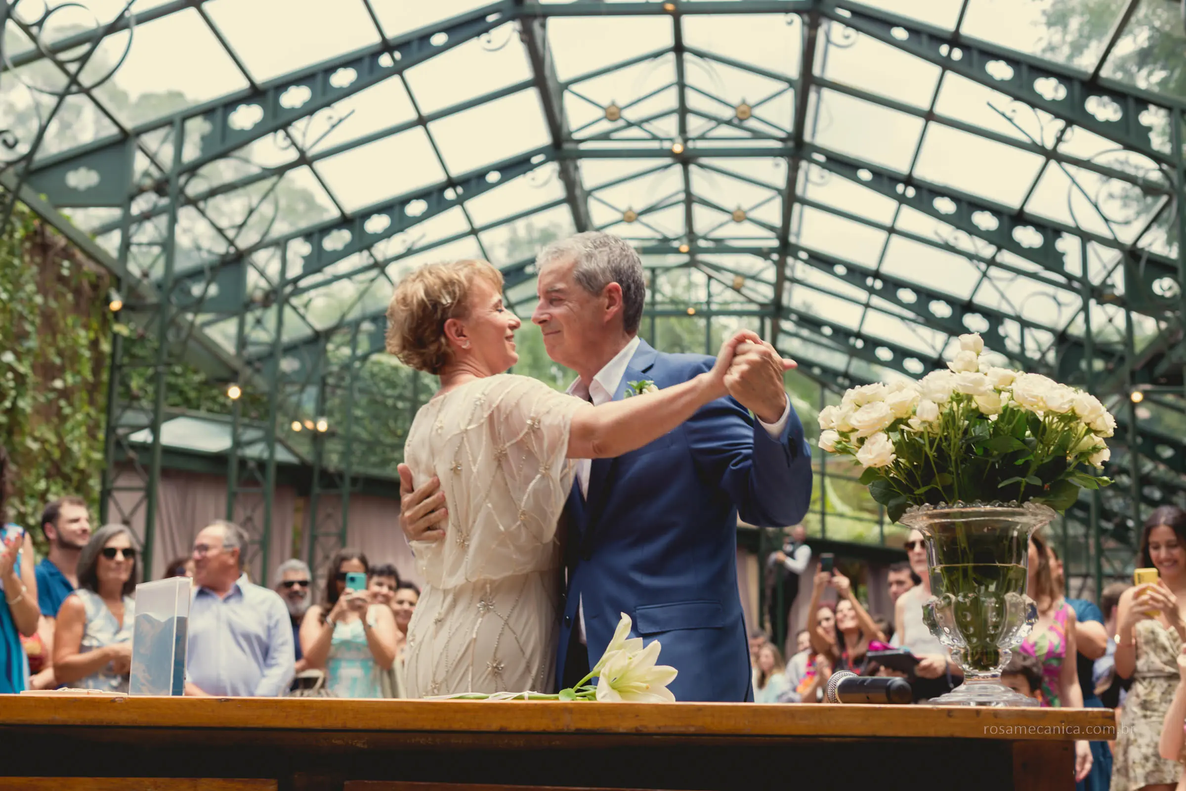 BOLO PARA ANIVERSÁRIO DE 50 ANOS( CASAMENTO TAMBÉM) 